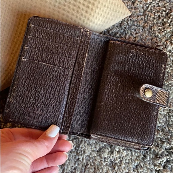 Louis Vuitton Wallet - Picture 3 of 7